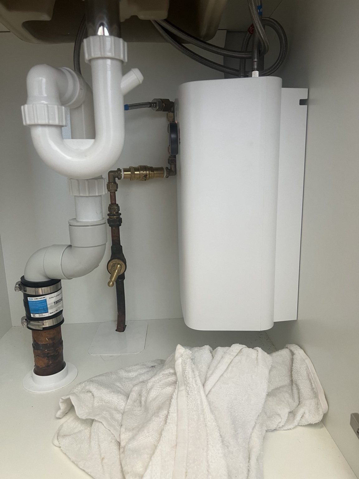 Compact Stiebel Eltron hot water installation